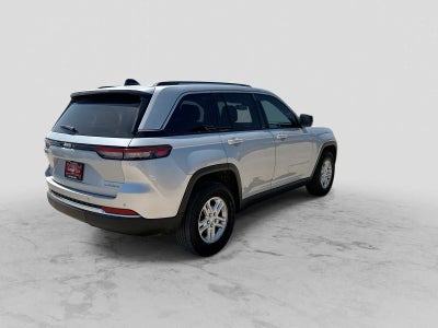 2024 Jeep Grand Cherokee Laredo 4x2