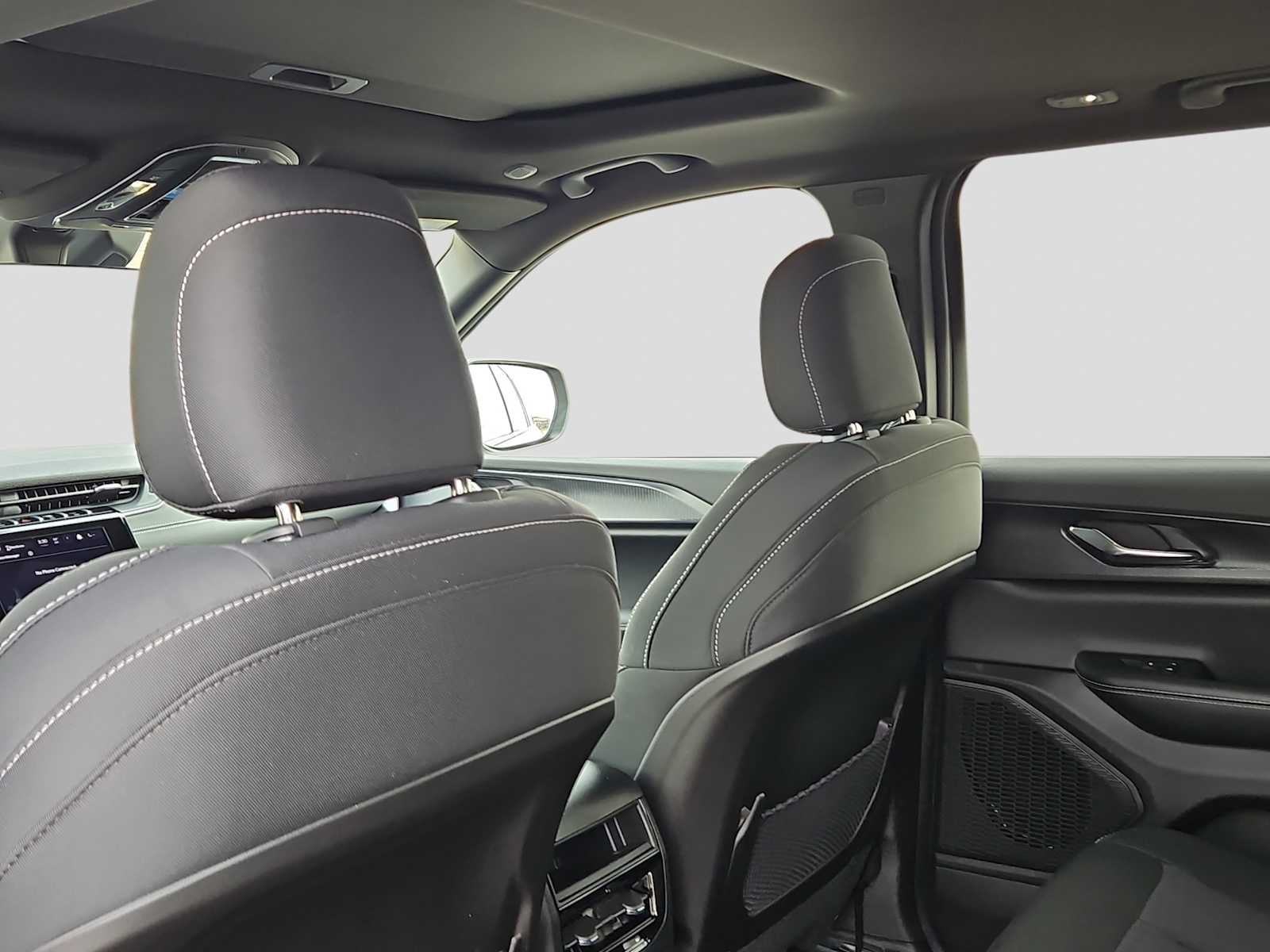 2026 Jeep Grand Cherokee GRAND CHEROKEE LAREDO X 4X2