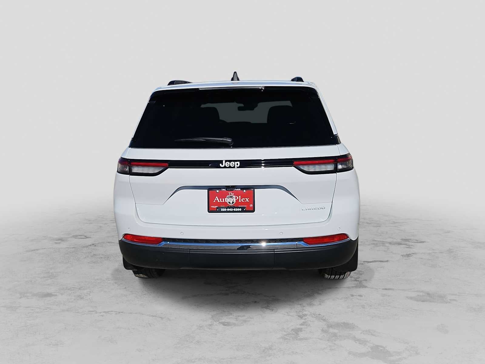 2026 Jeep Grand Cherokee GRAND CHEROKEE LAREDO X 4X2