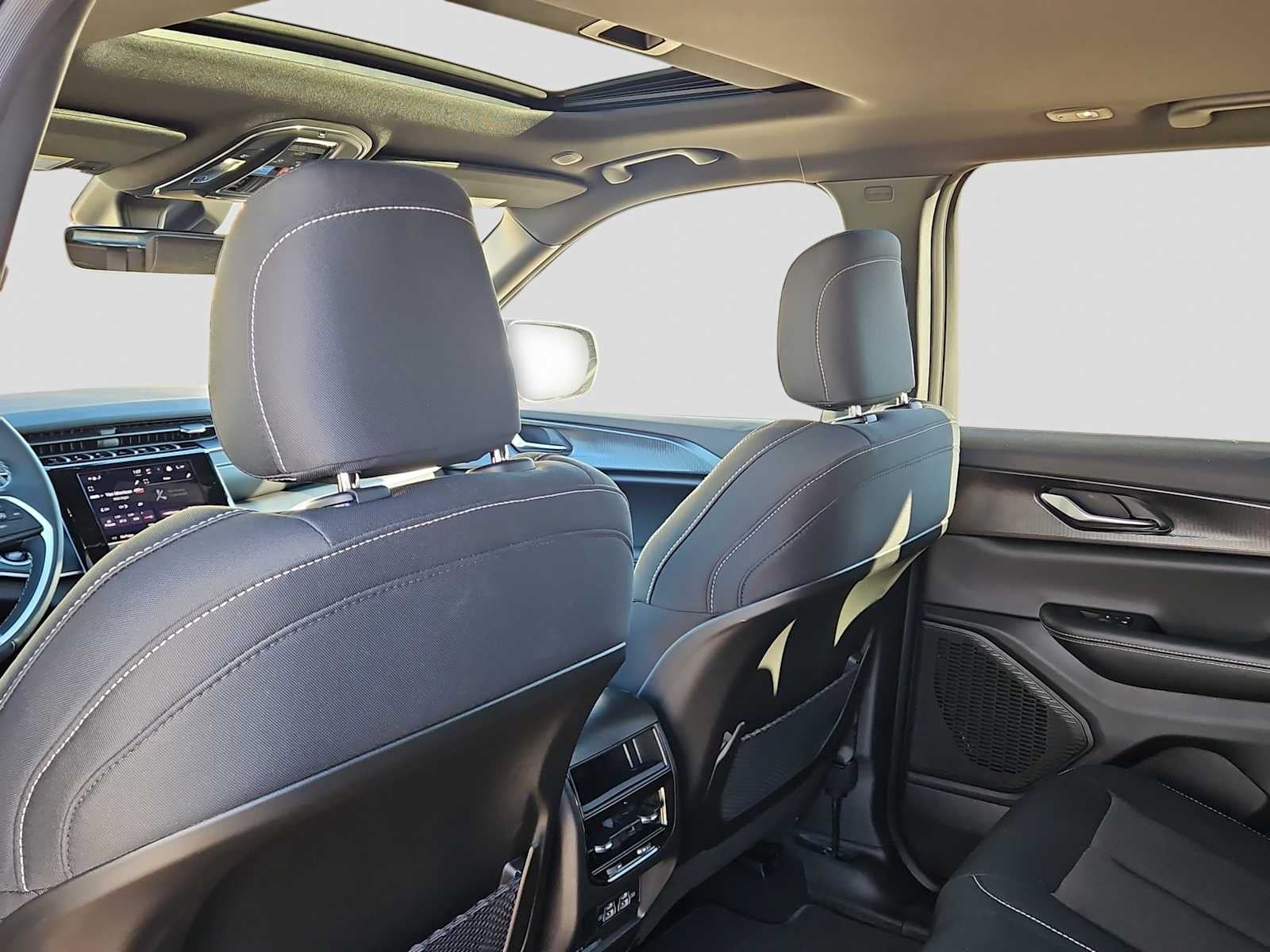 2026 Jeep Grand Cherokee GRAND CHEROKEE LAREDO X 4X2