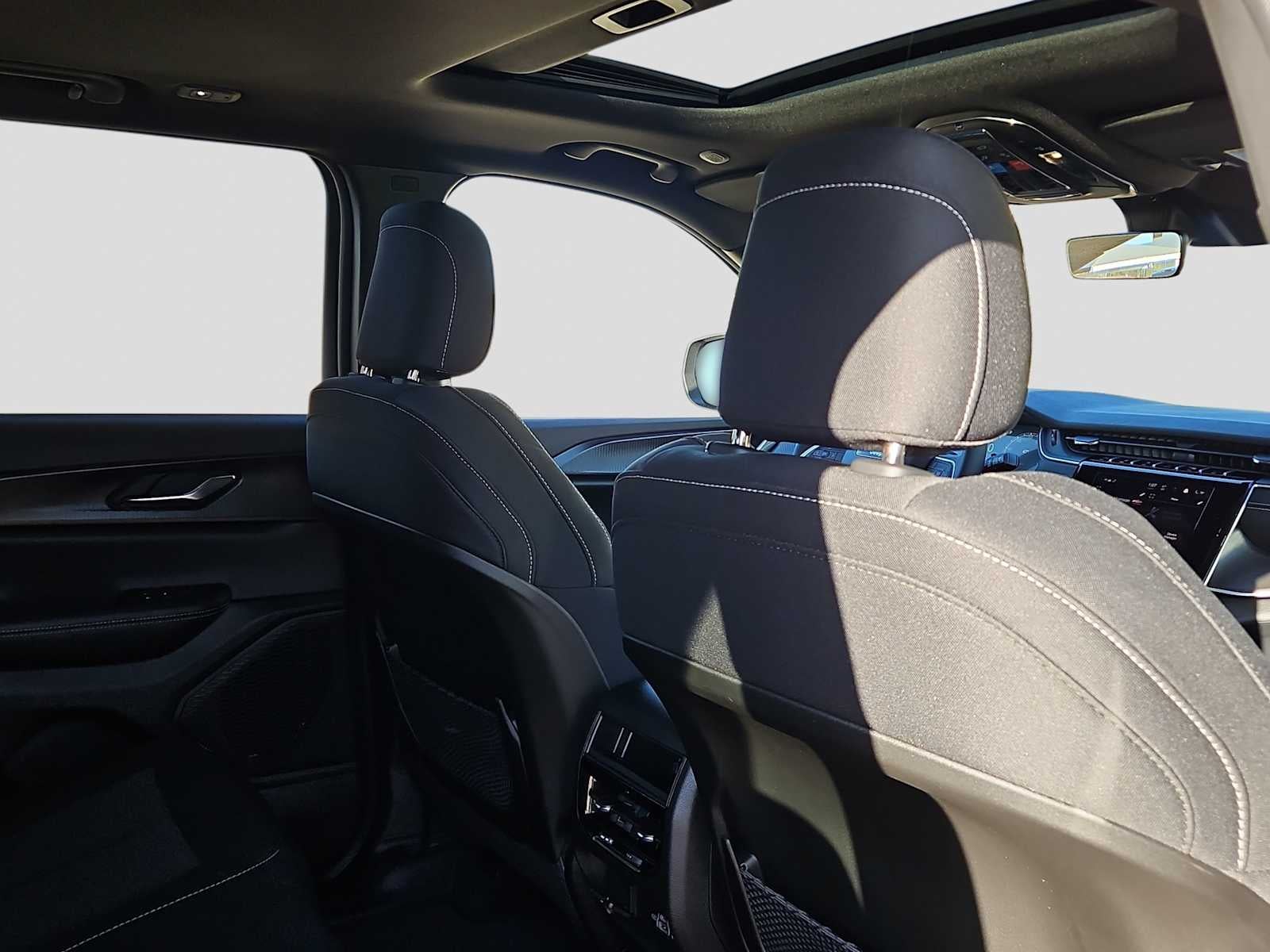 2026 Jeep Grand Cherokee GRAND CHEROKEE LAREDO X 4X2