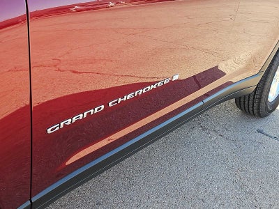 2025 Jeep Grand Cherokee Laredo 4x2