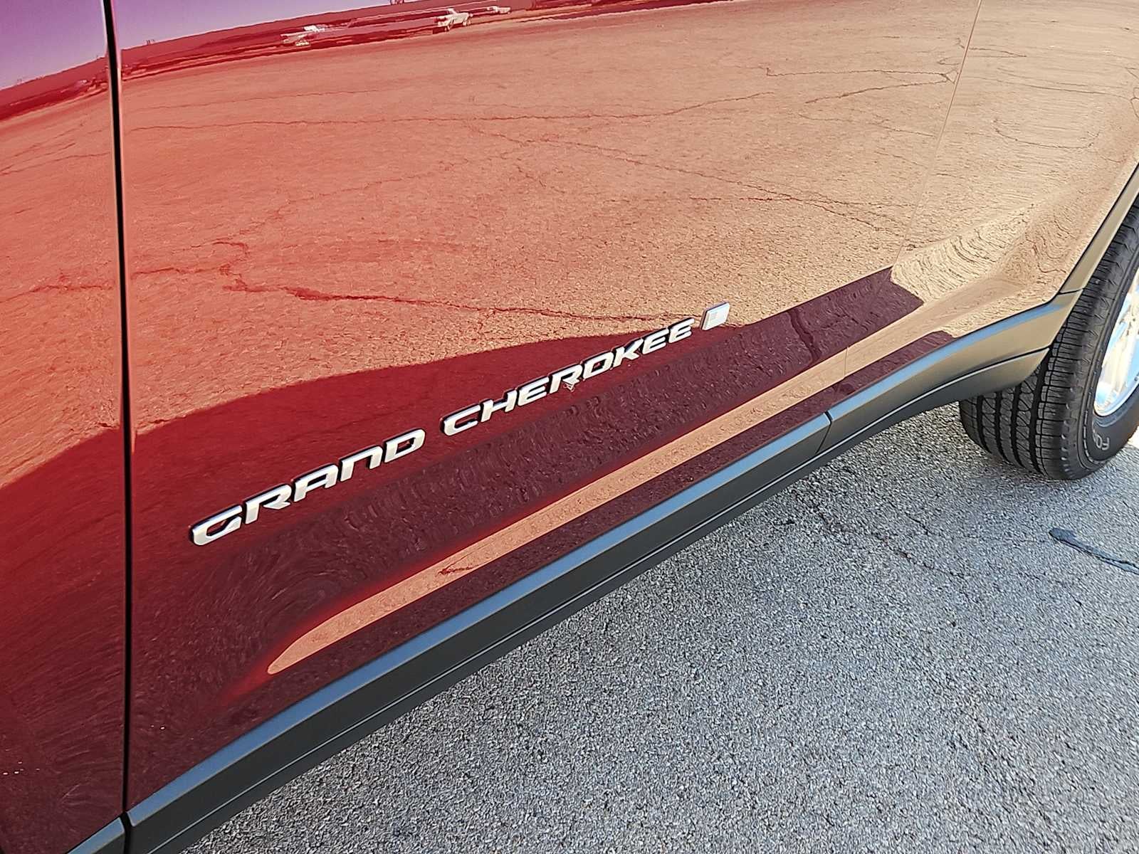 2025 Jeep Grand Cherokee Laredo 4x2