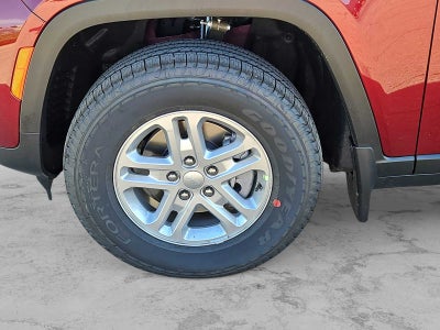 2025 Jeep Grand Cherokee Laredo 4x2