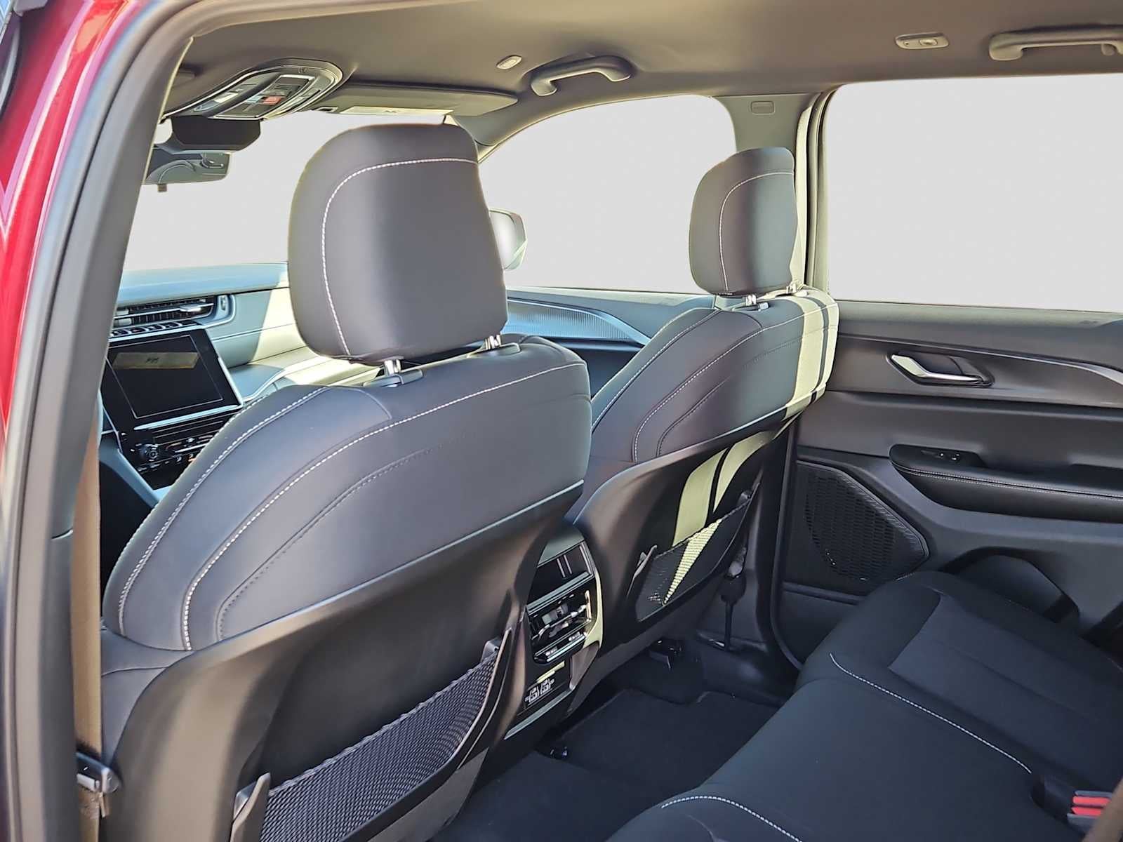 2025 Jeep Grand Cherokee Laredo 4x2