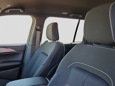 2025 Jeep Grand Cherokee Laredo 4x2