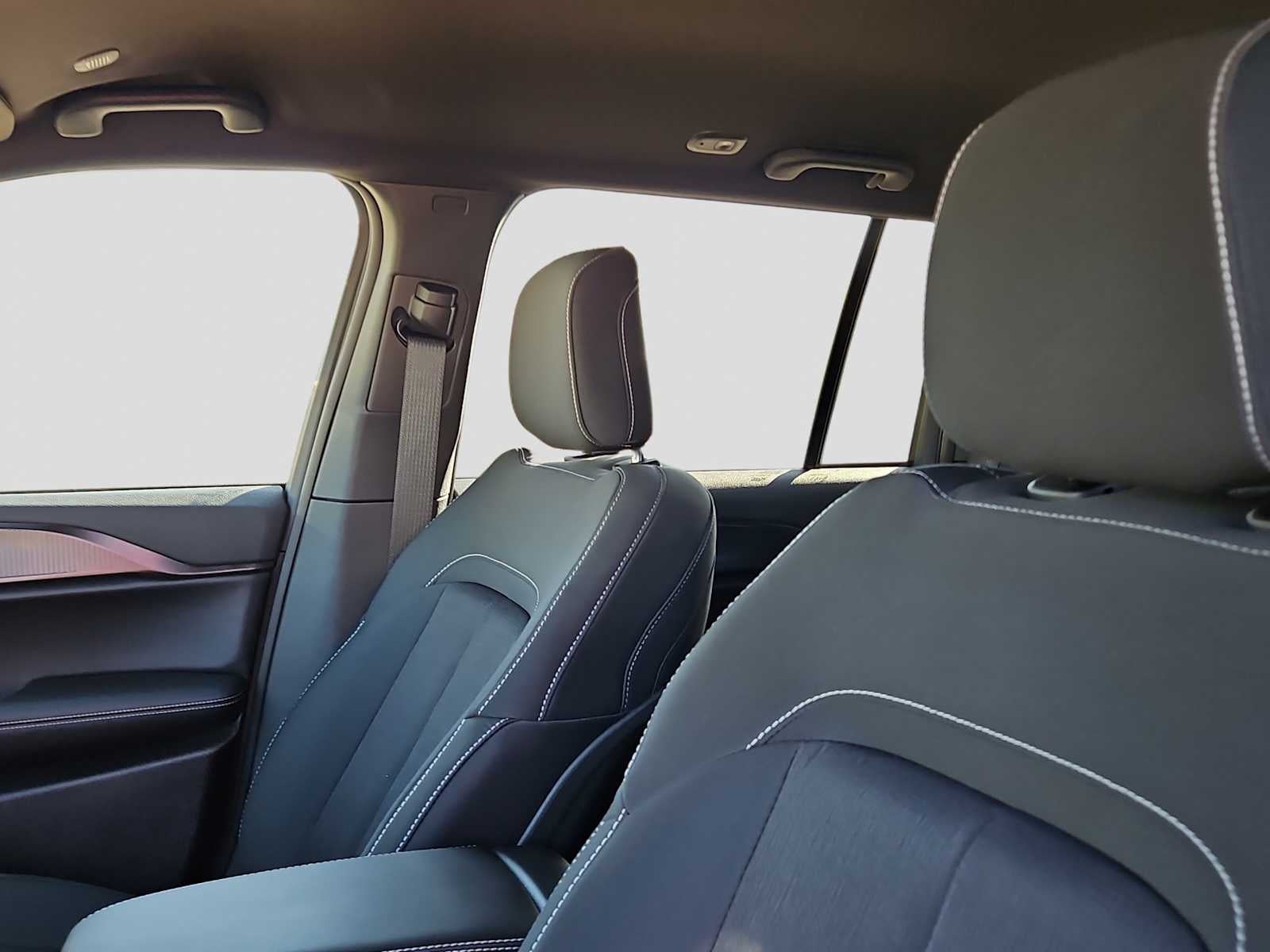 2025 Jeep Grand Cherokee Laredo 4x2