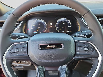 2025 Jeep Grand Cherokee Laredo 4x2