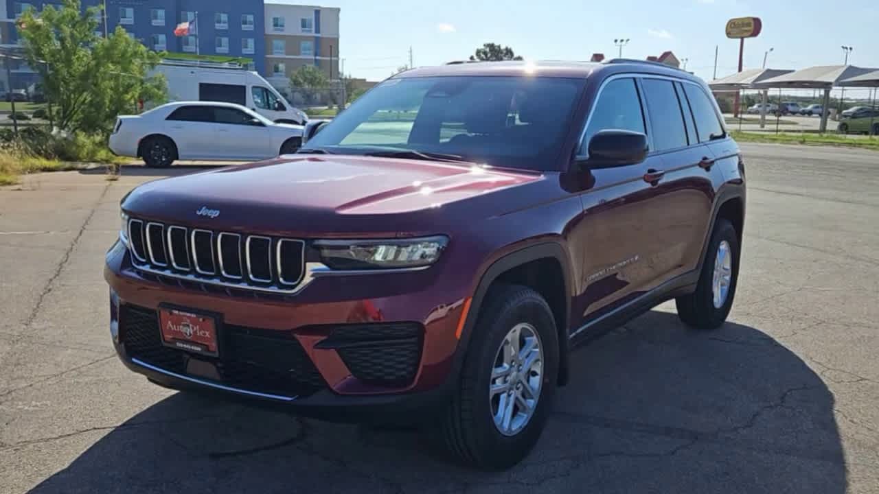 2025 Jeep Grand Cherokee Laredo 4x2