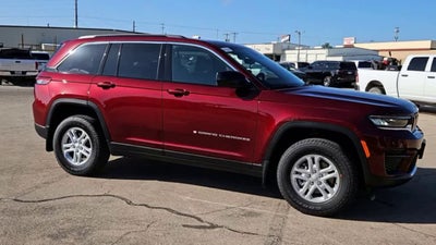 2025 Jeep Grand Cherokee Laredo 4x2