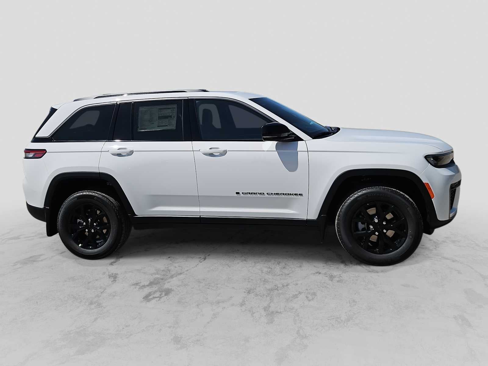 2026 Jeep Grand Cherokee GRAND CHEROKEE LAREDO ALTITUDE 4X2