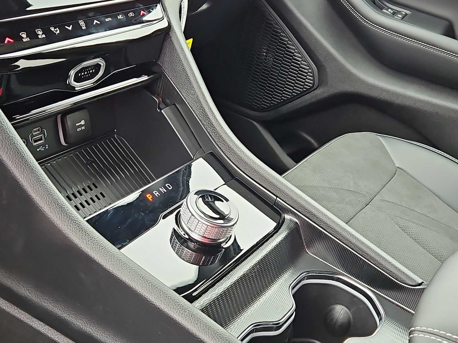 2026 Jeep Grand Cherokee GRAND CHEROKEE LAREDO ALTITUDE 4X2