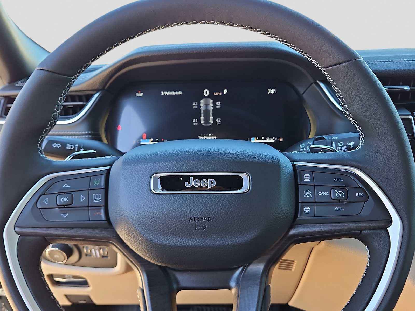 2025 Jeep Grand Cherokee GRAND CHEROKEE LIMITED 4X2