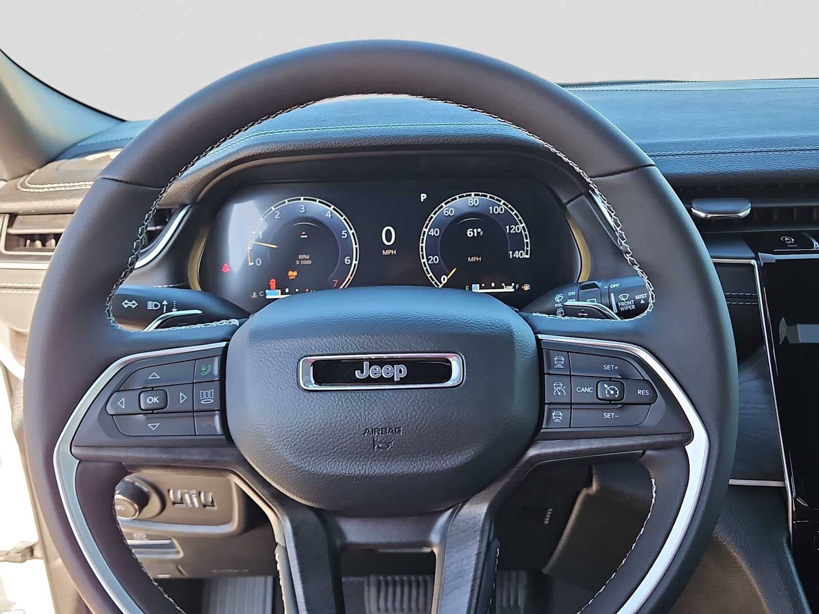 2025 Jeep Grand Cherokee GRAND CHEROKEE LIMITED 4X2