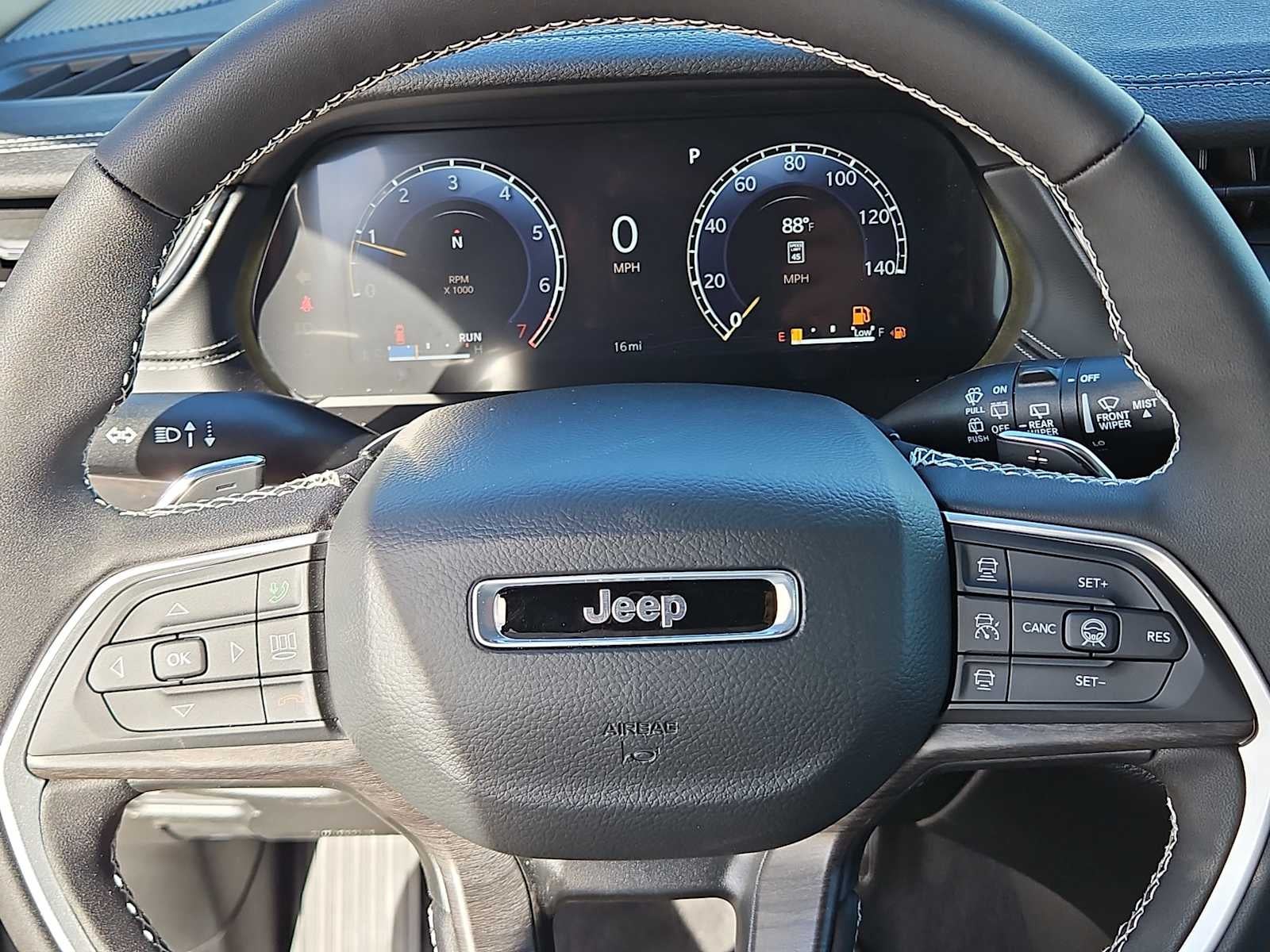 2026 Jeep Grand Cherokee GRAND CHEROKEE LIMITED 4X2