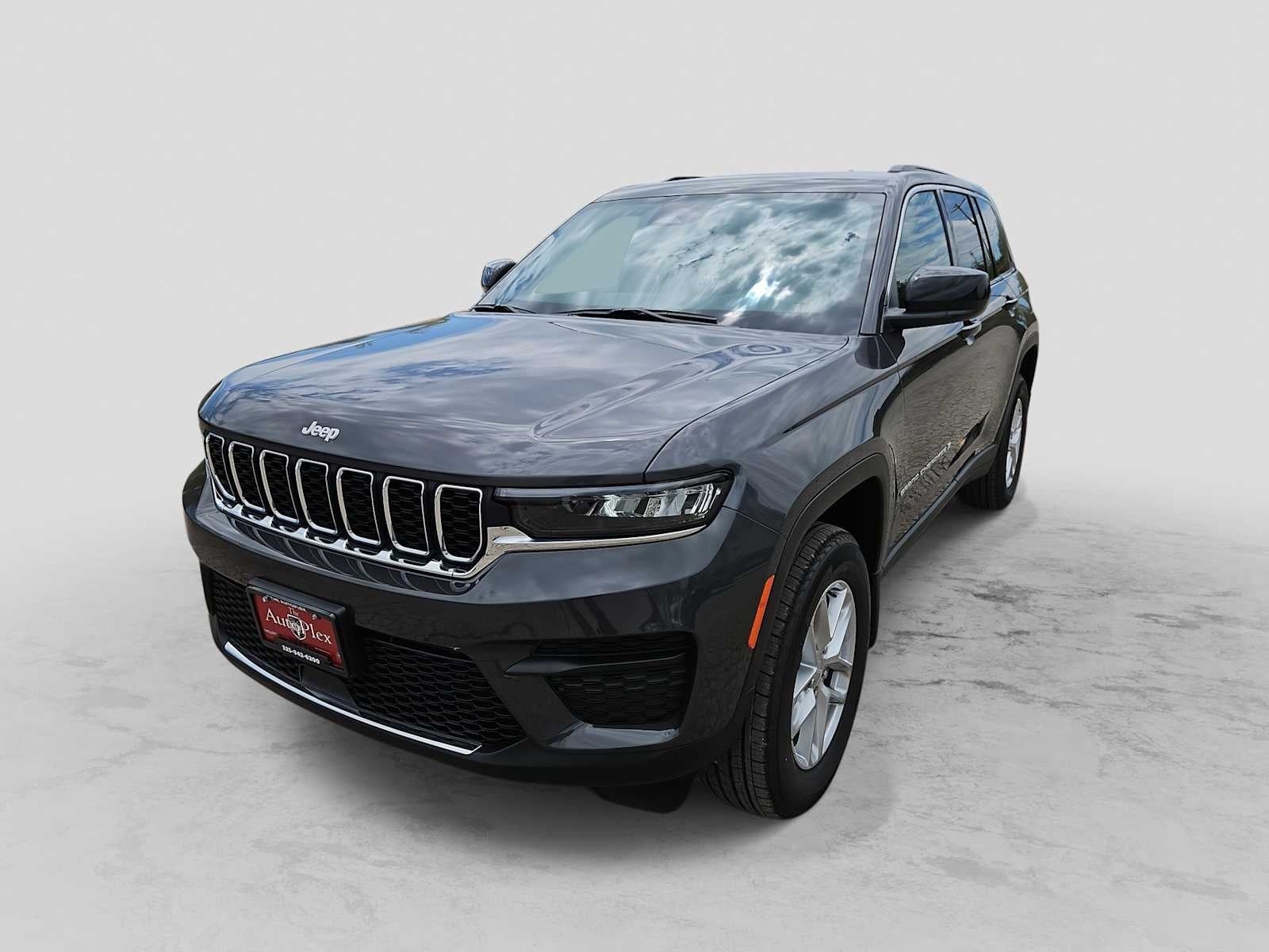 2026 Jeep Grand Cherokee GRAND CHEROKEE LAREDO X 4X4