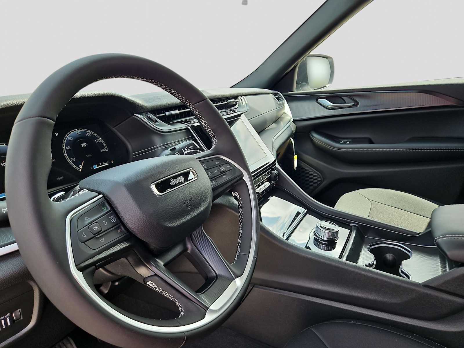 2026 Jeep Grand Cherokee GRAND CHEROKEE LAREDO X 4X4