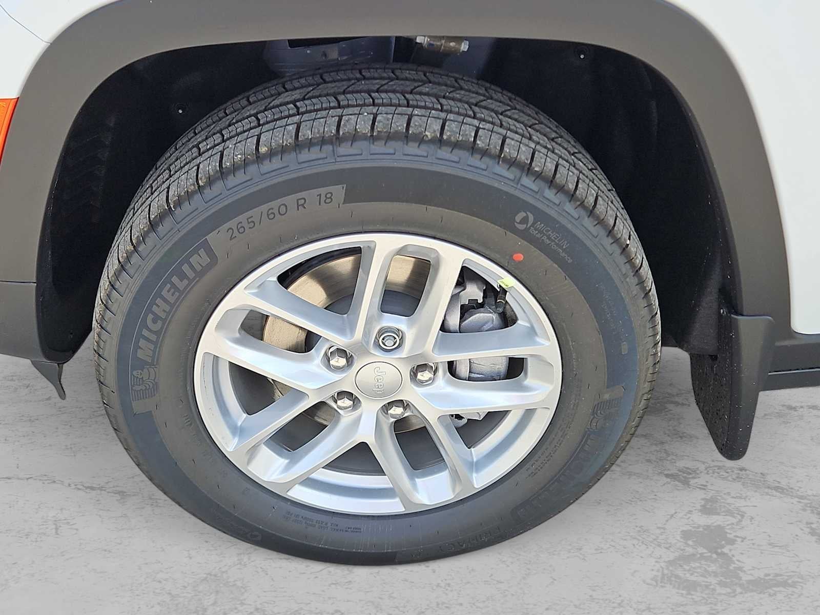 2026 Jeep Grand Cherokee GRAND CHEROKEE LAREDO X 4X4