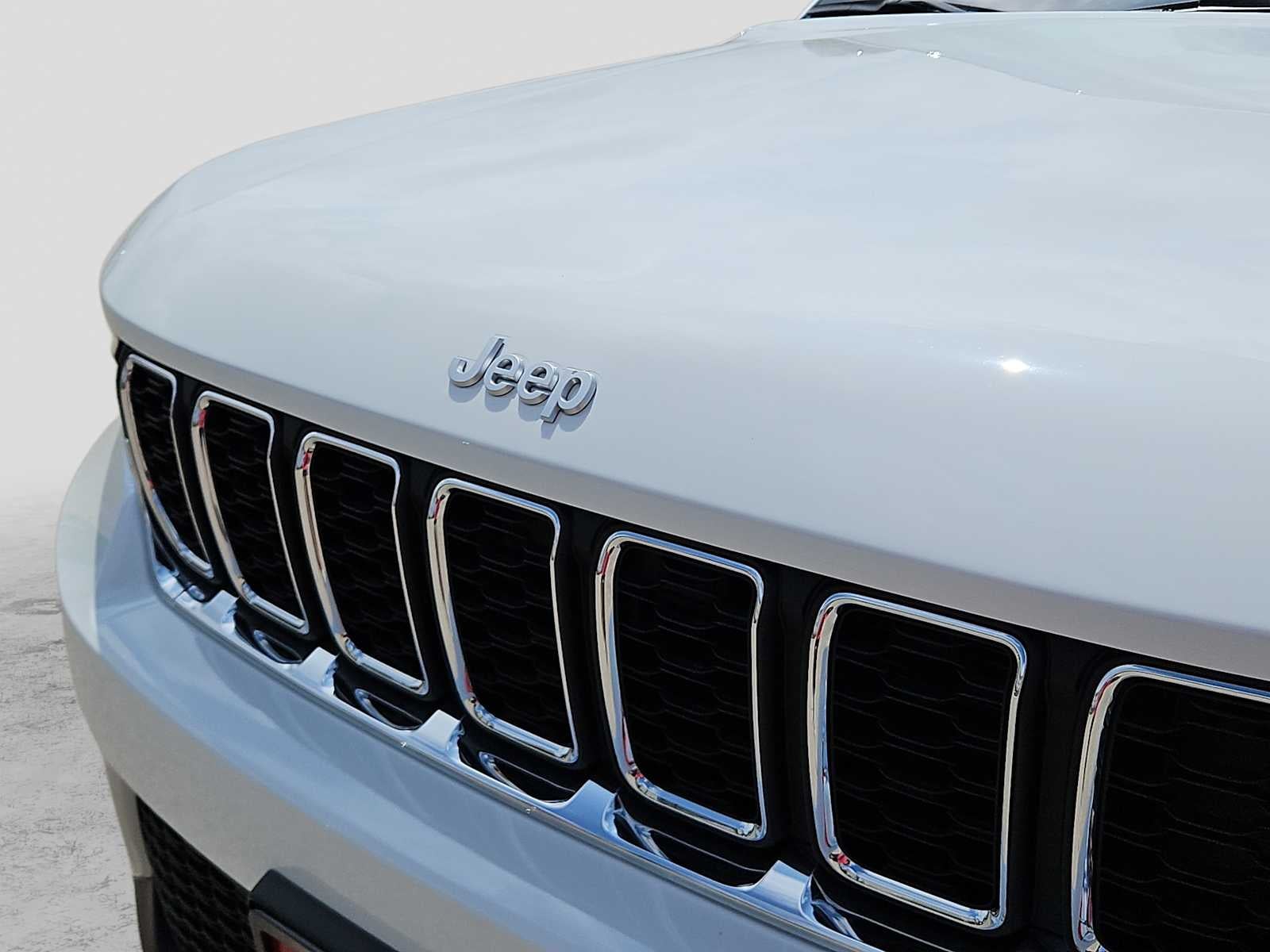 2026 Jeep Grand Cherokee GRAND CHEROKEE LAREDO X 4X4