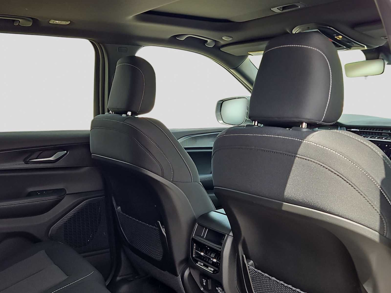 2026 Jeep Grand Cherokee GRAND CHEROKEE LAREDO X 4X4