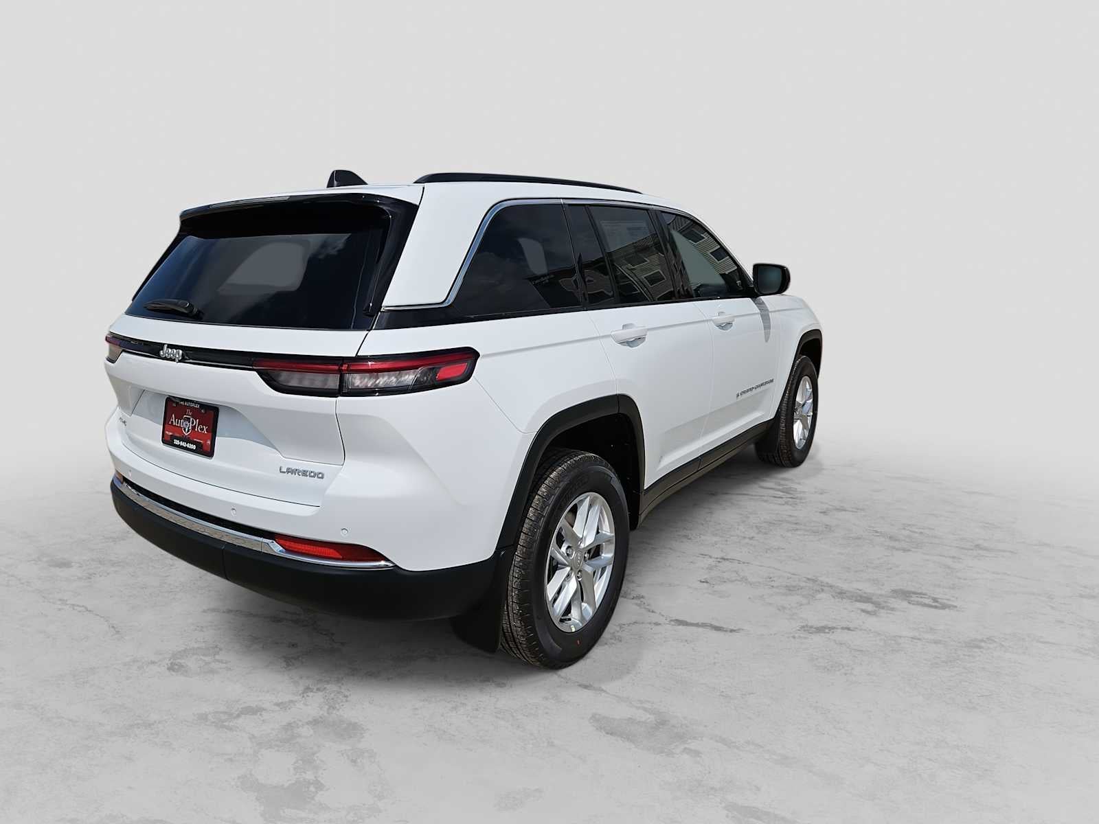 2026 Jeep Grand Cherokee GRAND CHEROKEE LAREDO X 4X4