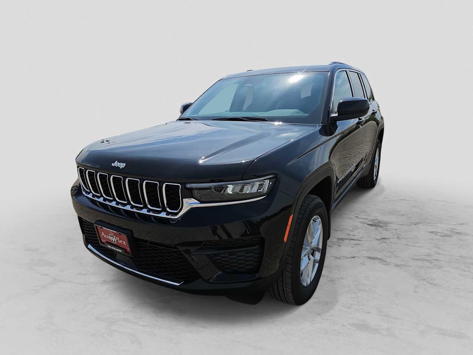 2026 Jeep Grand Cherokee GRAND CHEROKEE LAREDO X 4X4