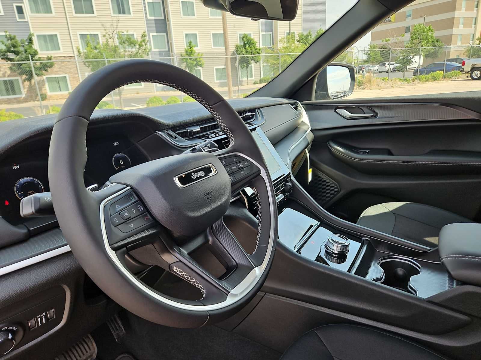 2026 Jeep Grand Cherokee GRAND CHEROKEE LAREDO X 4X4