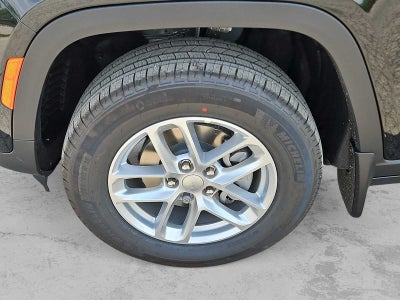 2026 Jeep Grand Cherokee GRAND CHEROKEE LAREDO X 4X4