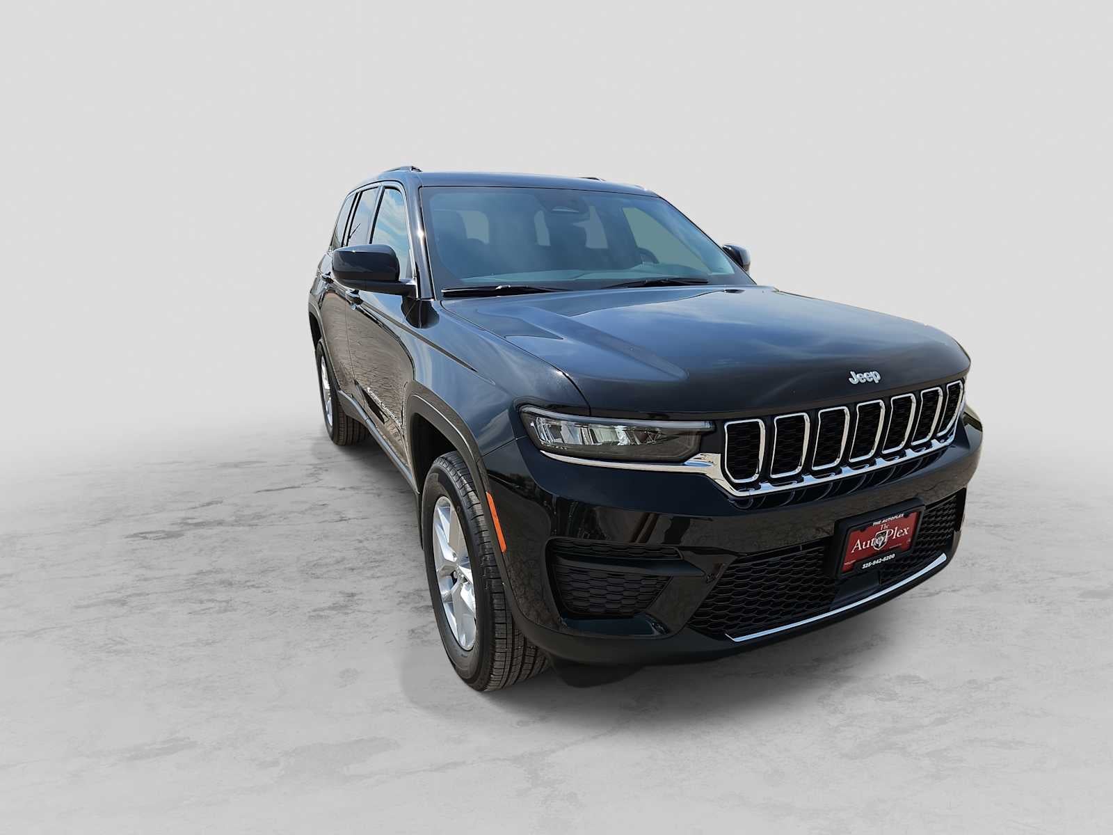 2026 Jeep Grand Cherokee GRAND CHEROKEE LAREDO X 4X4