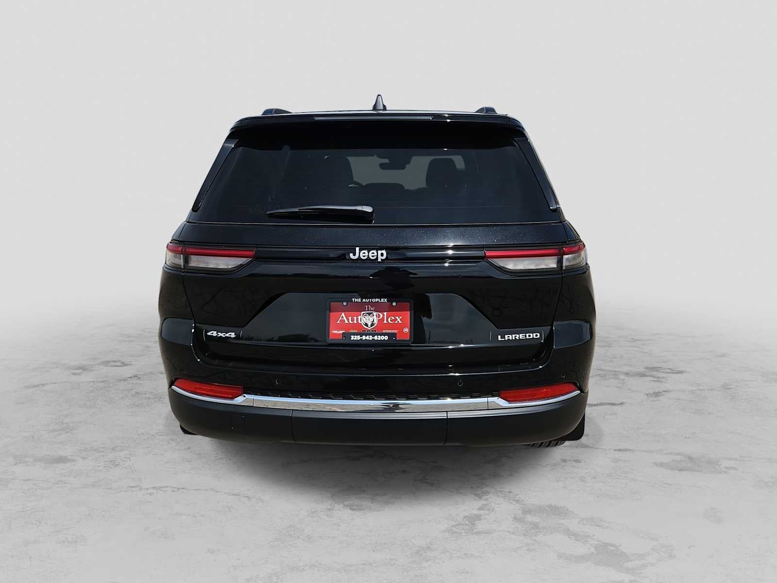 2026 Jeep Grand Cherokee GRAND CHEROKEE LAREDO X 4X4