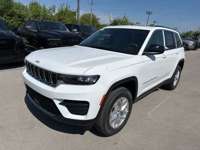 2026 Jeep Grand Cherokee GRAND CHEROKEE LAREDO X 4X4