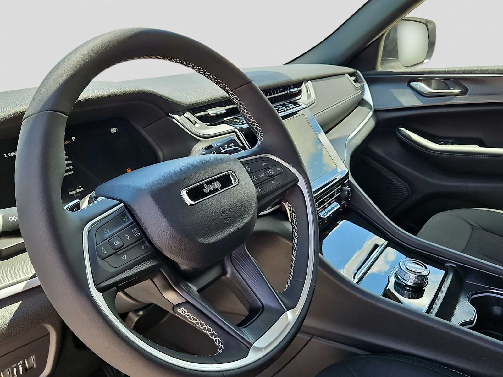 2026 Jeep Grand Cherokee GRAND CHEROKEE LAREDO X 4X4
