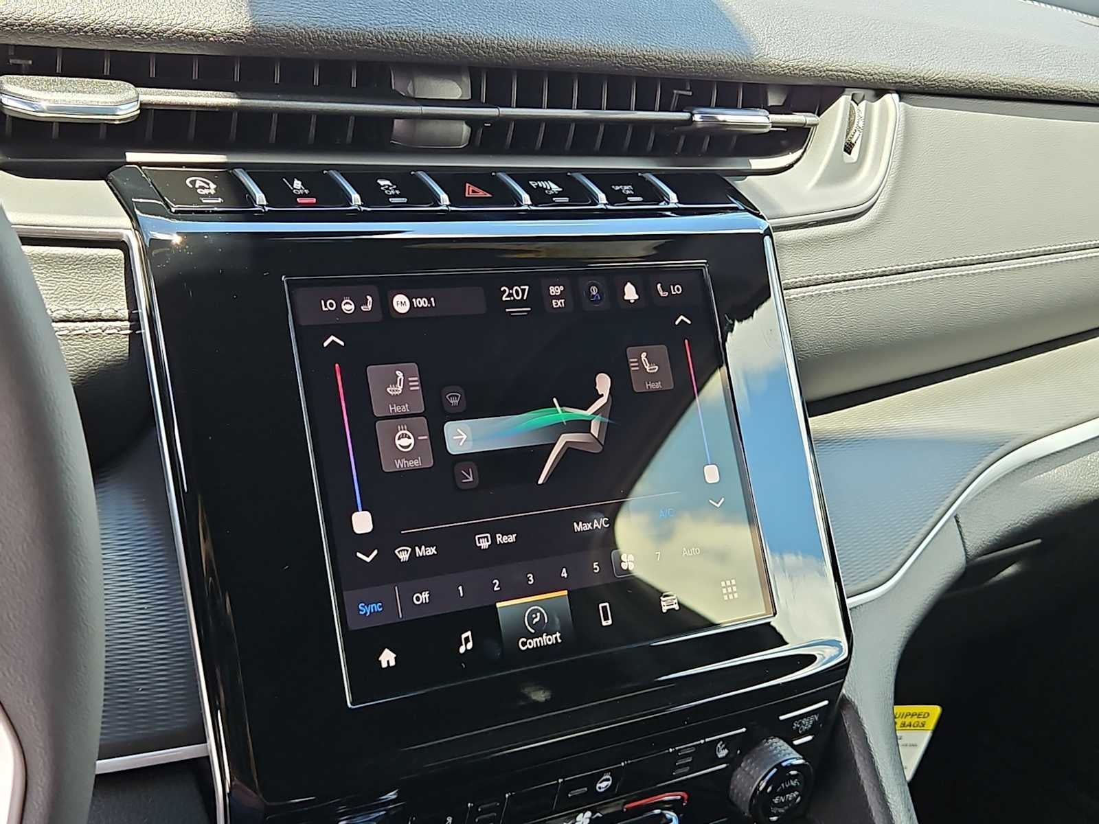 2026 Jeep Grand Cherokee GRAND CHEROKEE LAREDO X 4X4