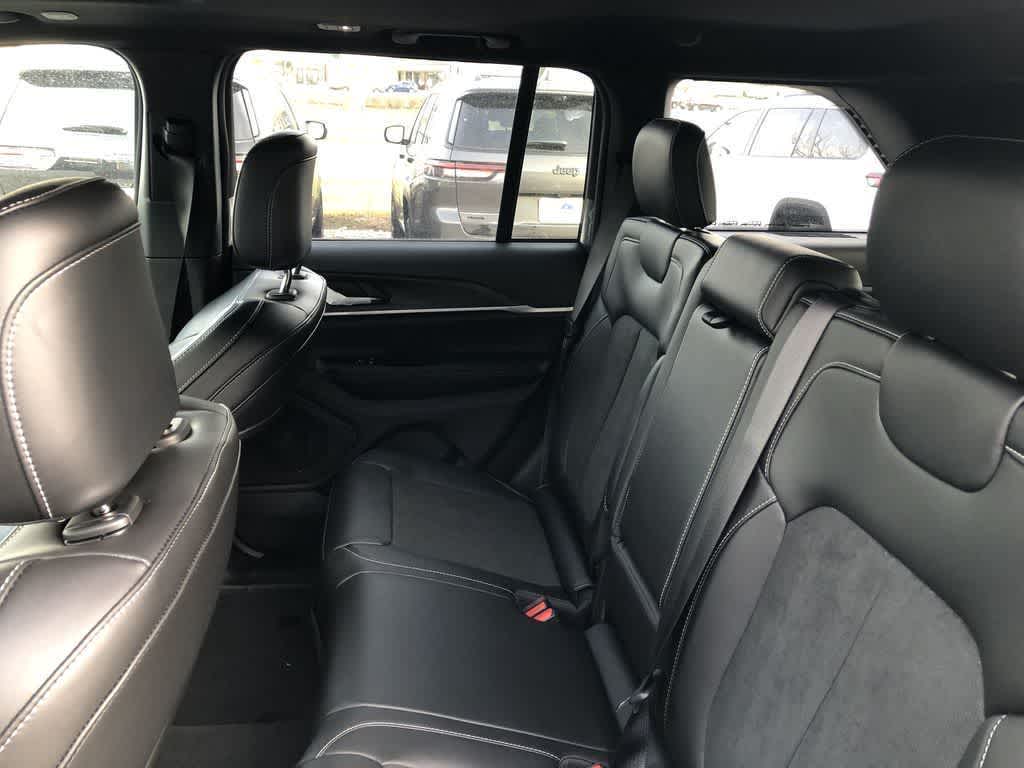 2026 Jeep Grand Cherokee GRAND CHEROKEE LAREDO ALTITUDE 4X4
