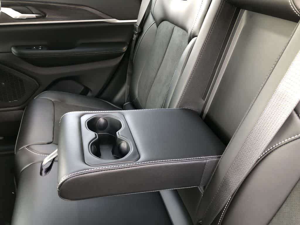 2026 Jeep Grand Cherokee GRAND CHEROKEE LAREDO ALTITUDE 4X4