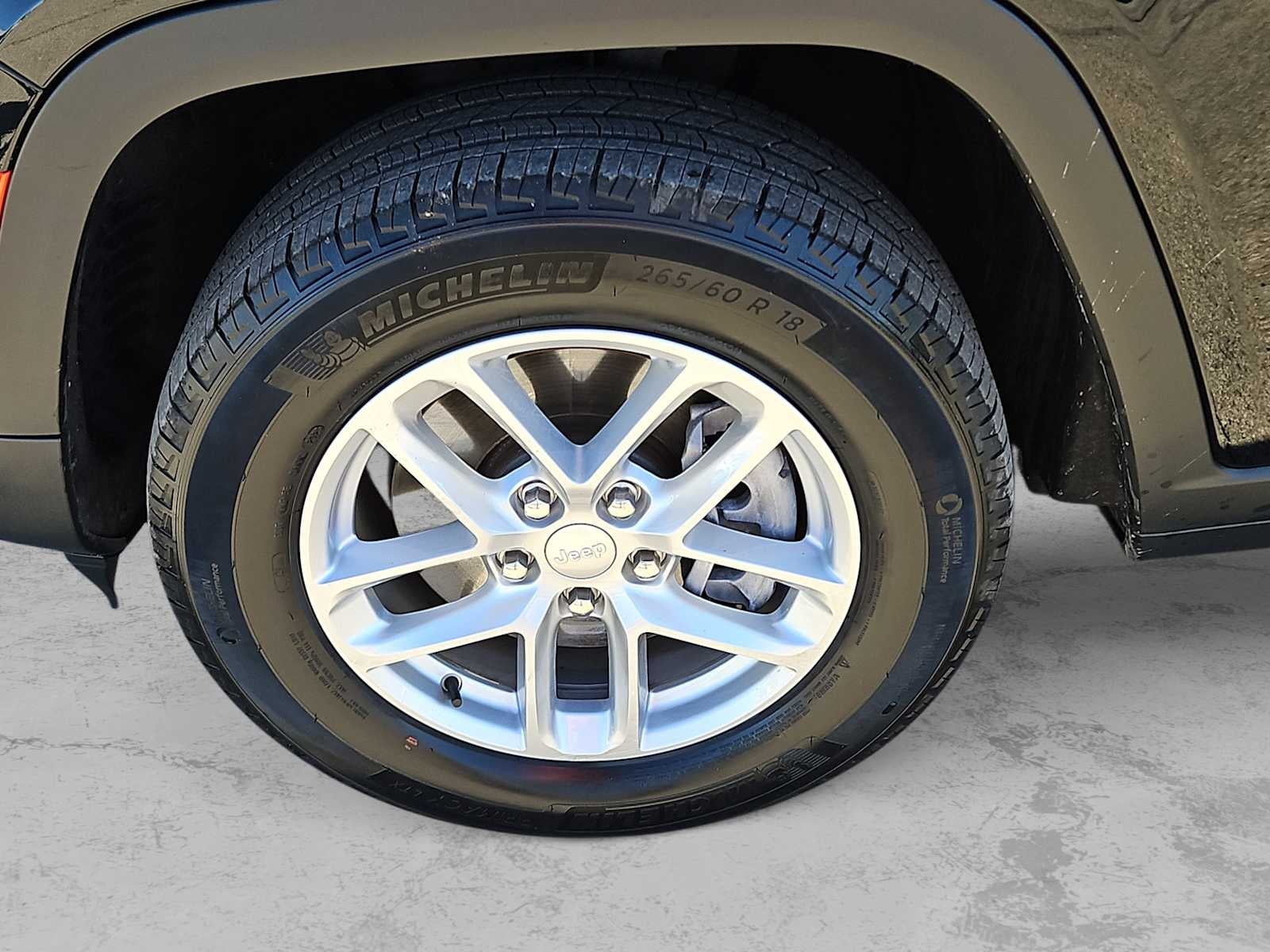 2024 Jeep Grand Cherokee L Laredo 4x2