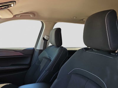 2024 Jeep Grand Cherokee L Laredo 4x2