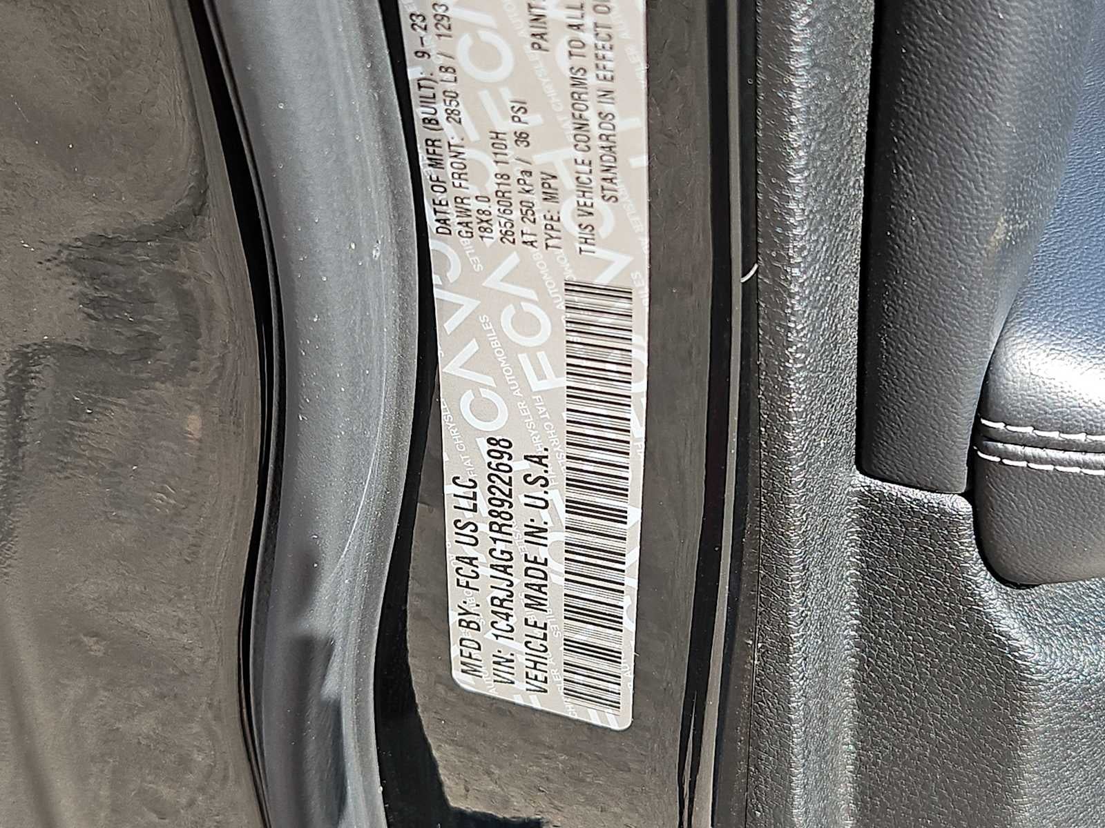 2024 Jeep Grand Cherokee L Laredo 4x2