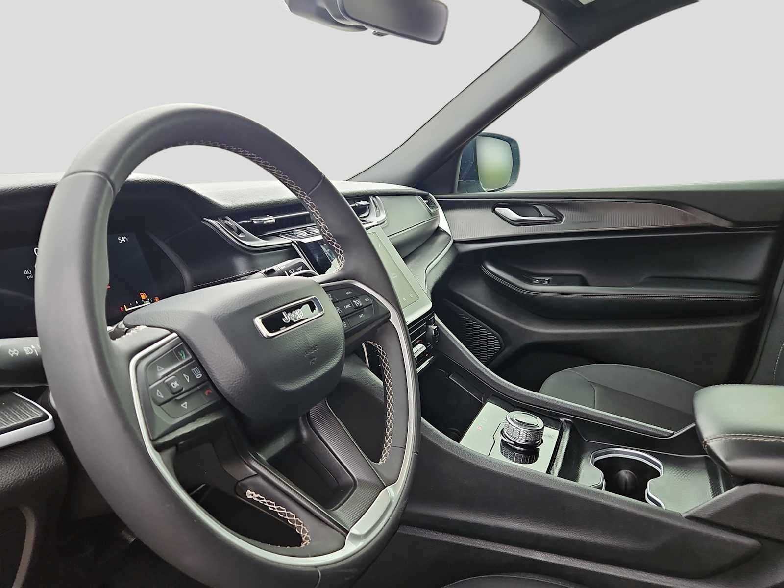 2025 Jeep Grand Cherokee L Laredo 4x2