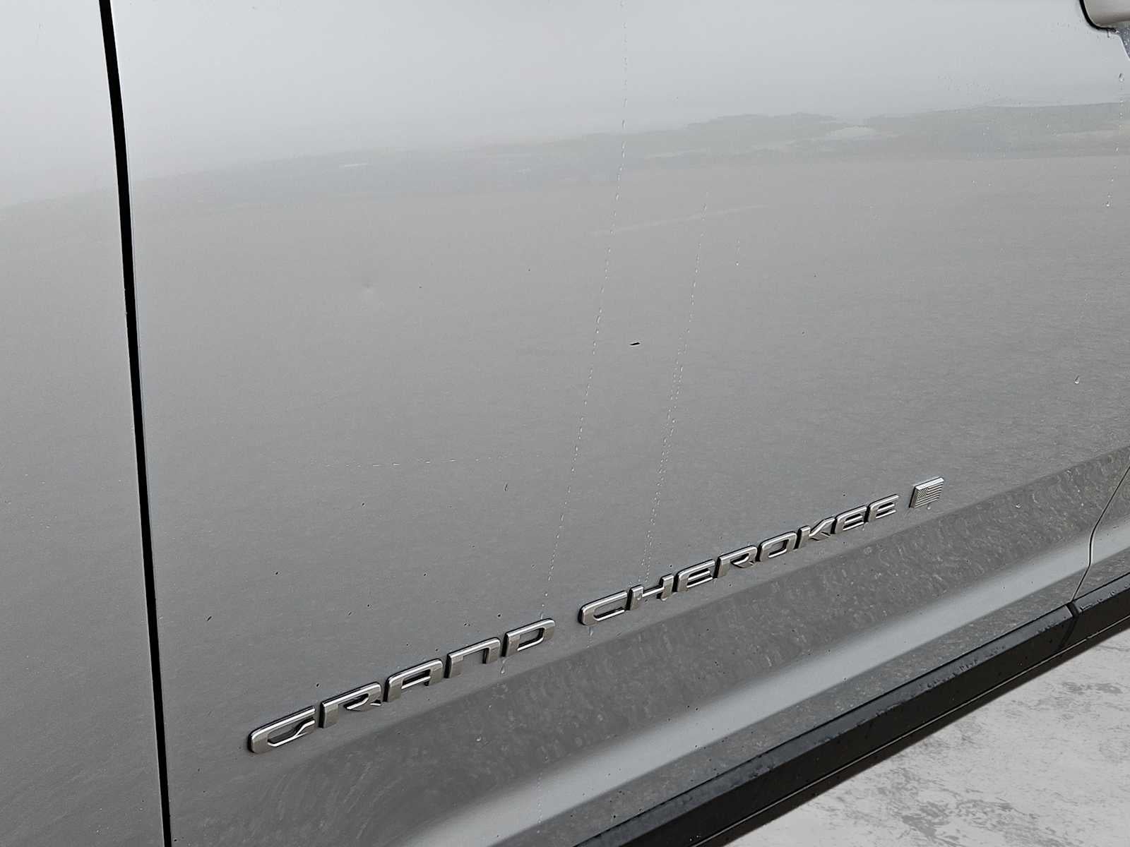 2025 Jeep Grand Cherokee L Laredo 4x2