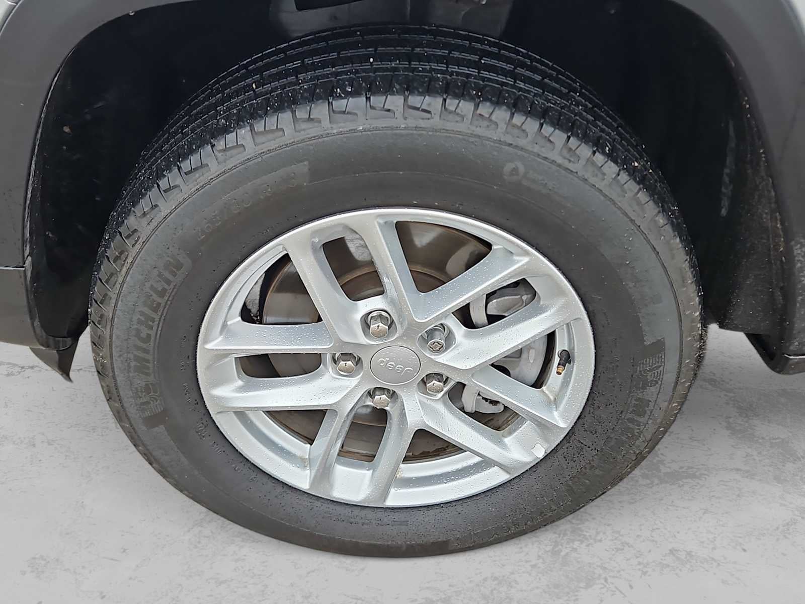 2025 Jeep Grand Cherokee L Laredo 4x2