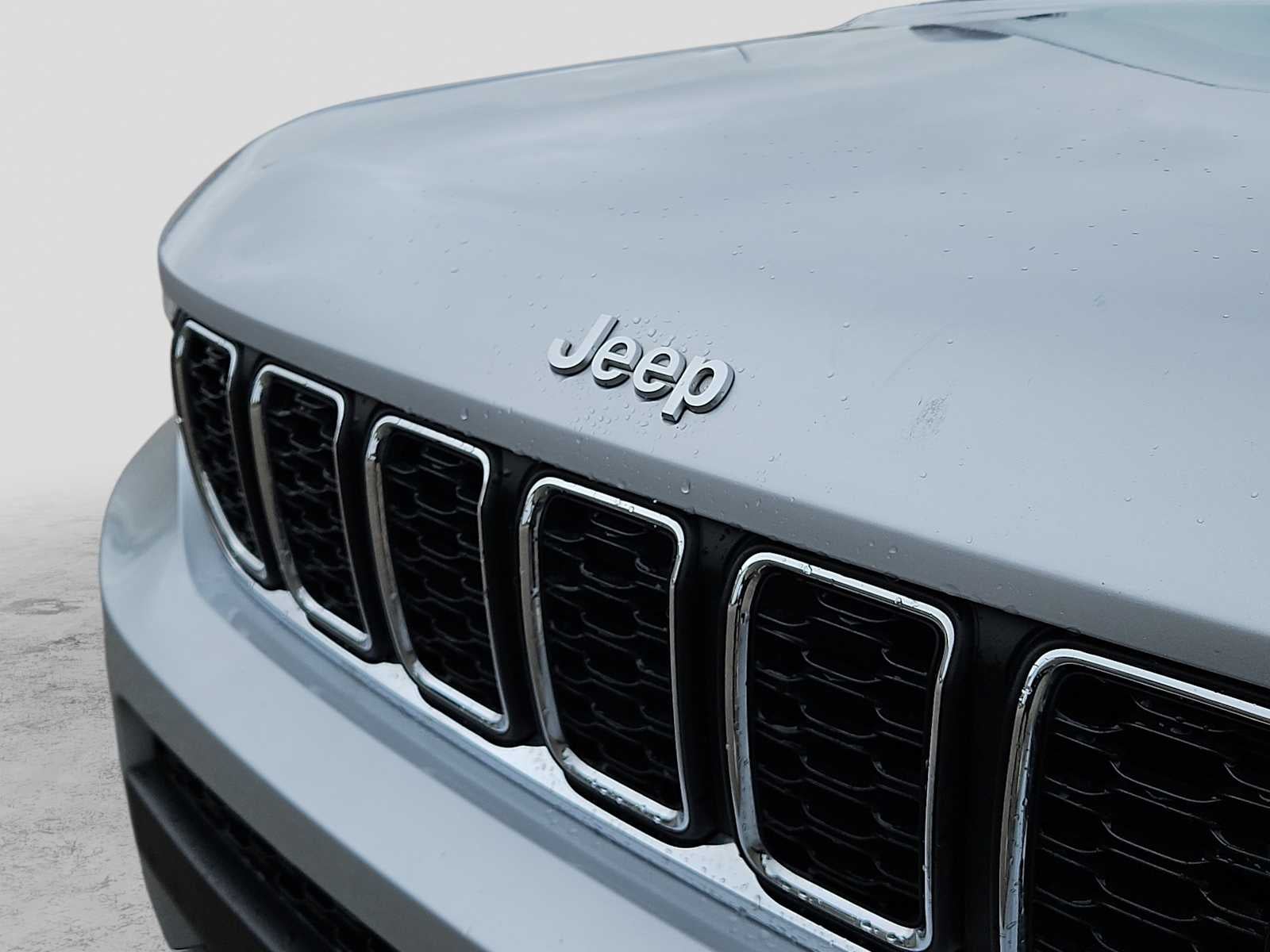 2025 Jeep Grand Cherokee L Laredo 4x2