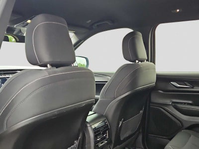 2025 Jeep Grand Cherokee L Laredo 4x2