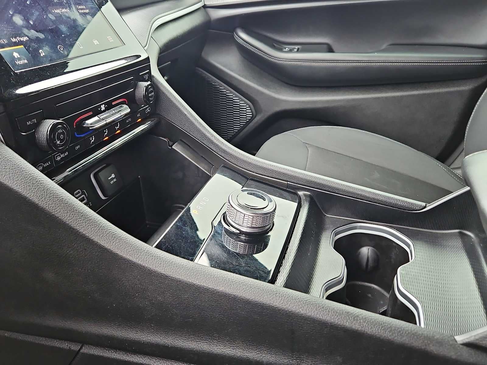 2025 Jeep Grand Cherokee L Laredo 4x2