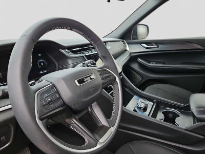 2025 Jeep Grand Cherokee L Laredo 4x2