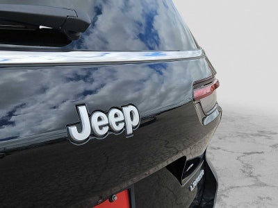 2025 Jeep Grand Cherokee L Laredo 4x2