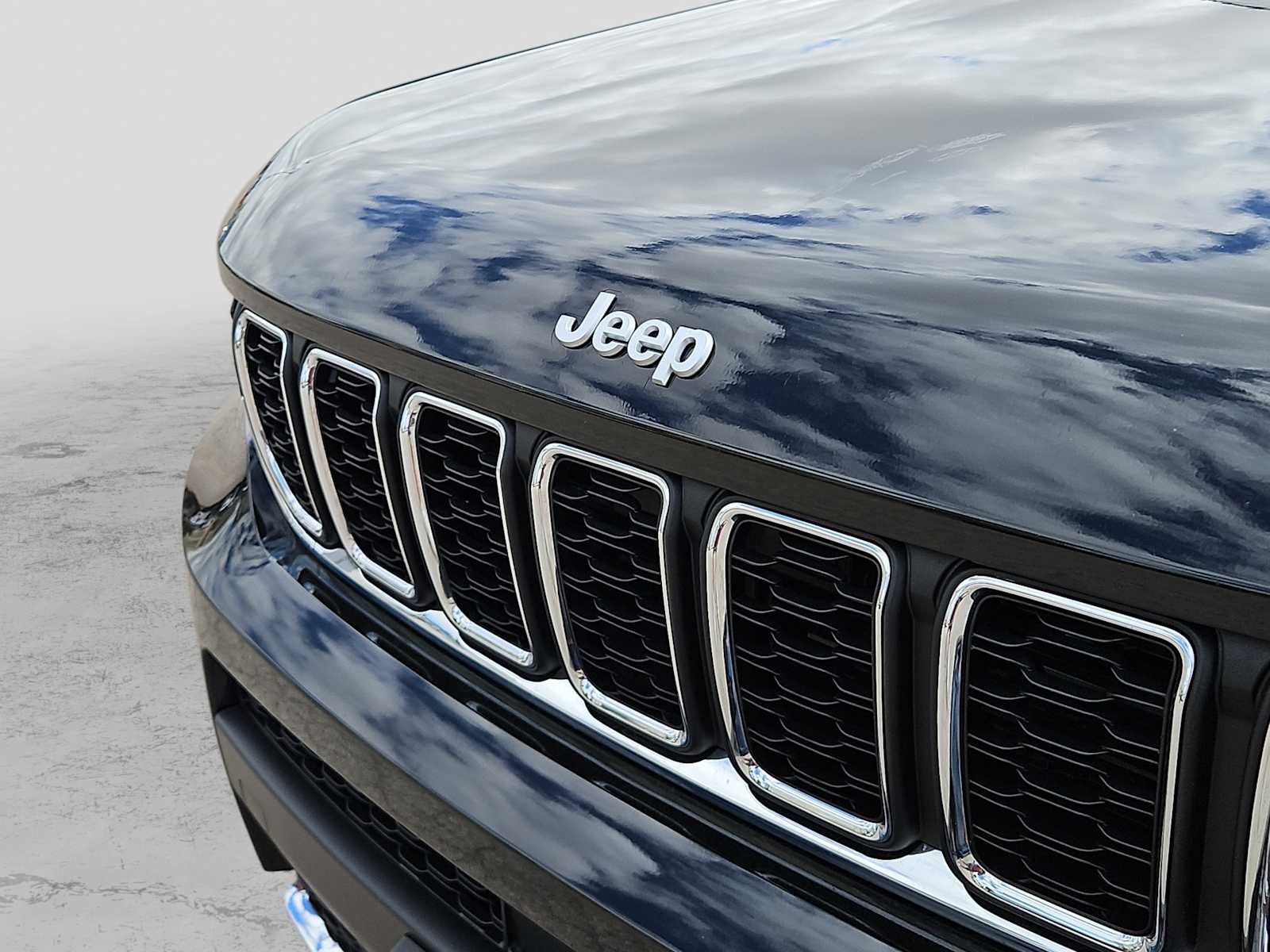 2025 Jeep Grand Cherokee L Laredo 4x2