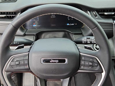 2025 Jeep Grand Cherokee L Laredo 4x2