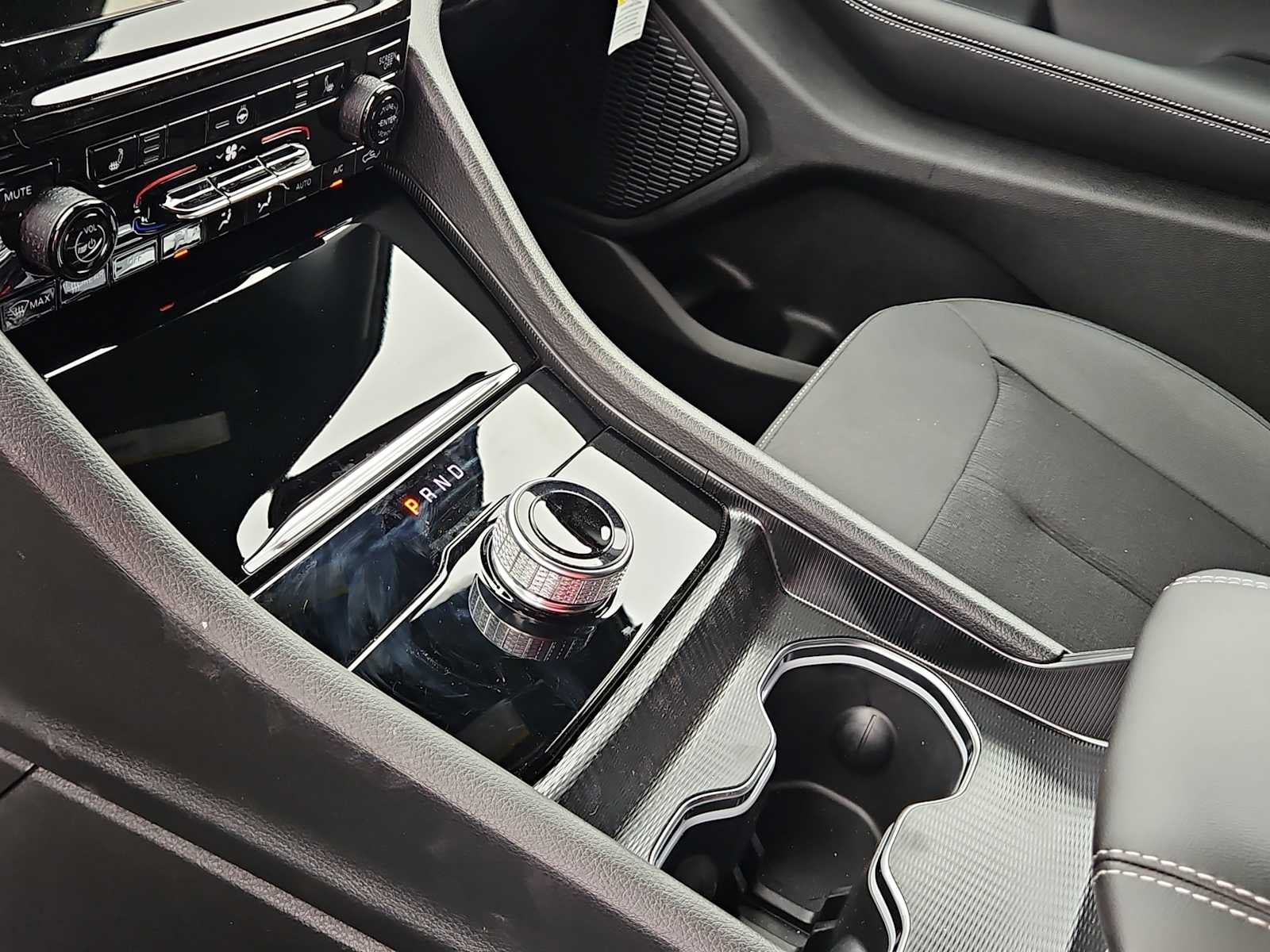 2026 Jeep Grand Cherokee GRAND CHEROKEE L LAREDO X 4X2