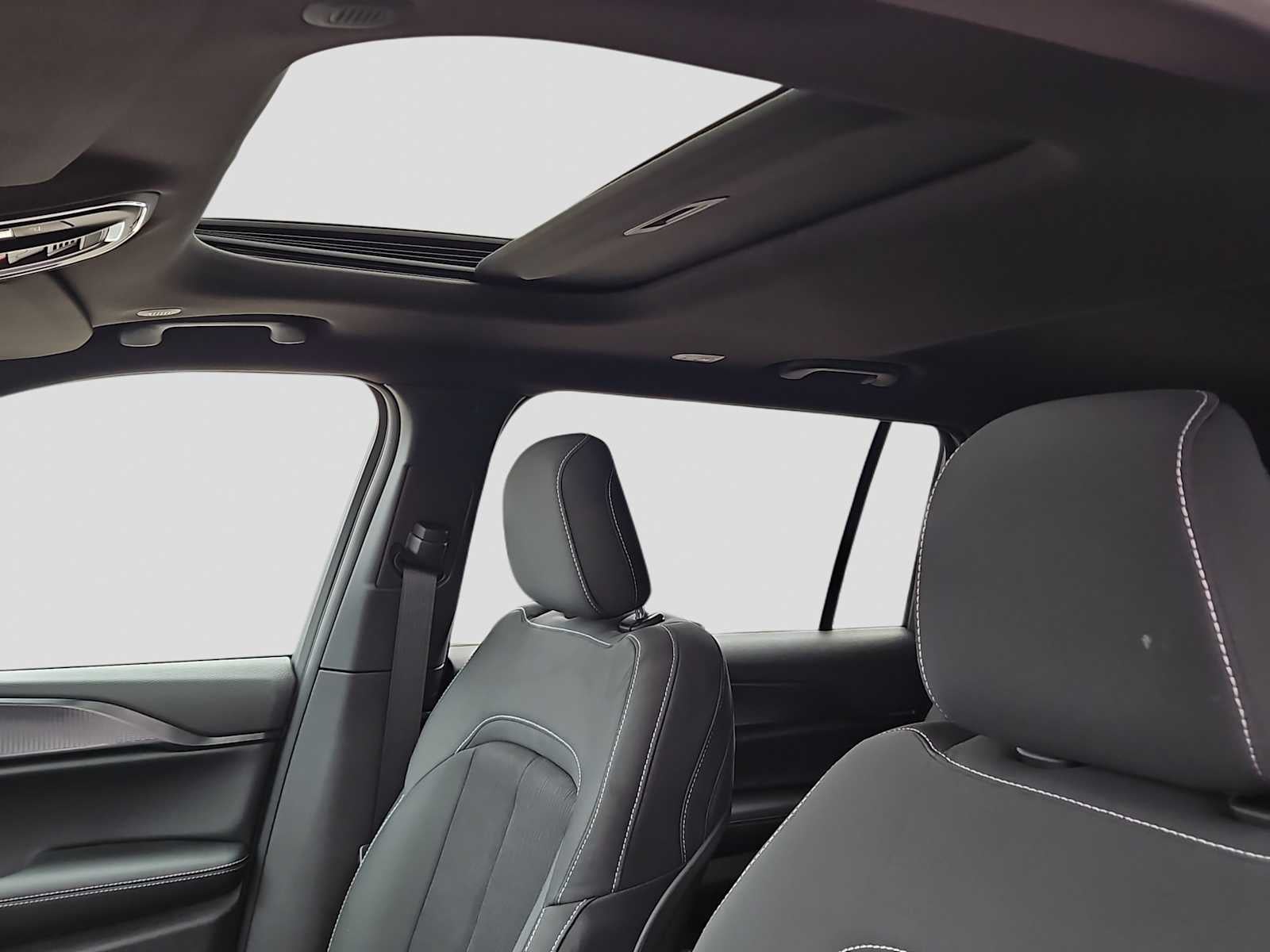 2025 Jeep Grand Cherokee GRAND CHEROKEE L LAREDO X 4X2